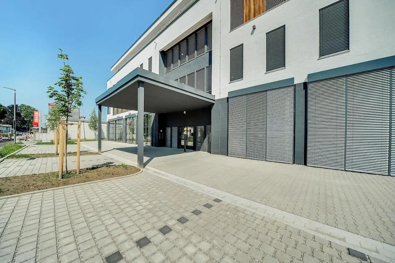 Bright: Rosenheim Aicherpark Aparthotel